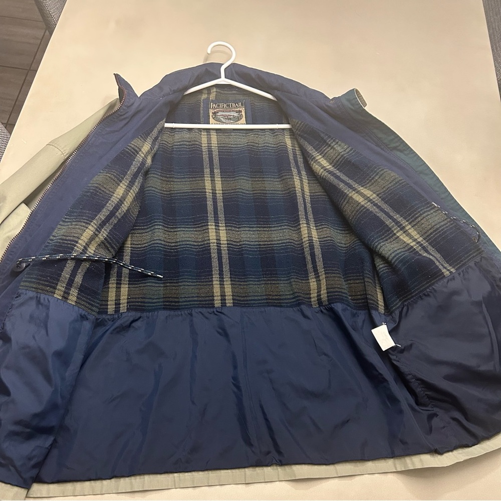 Vintage Pacific Trail Women’s Tan UtilityJacket with Navy Trim , Size XL - Picture 6 of 8